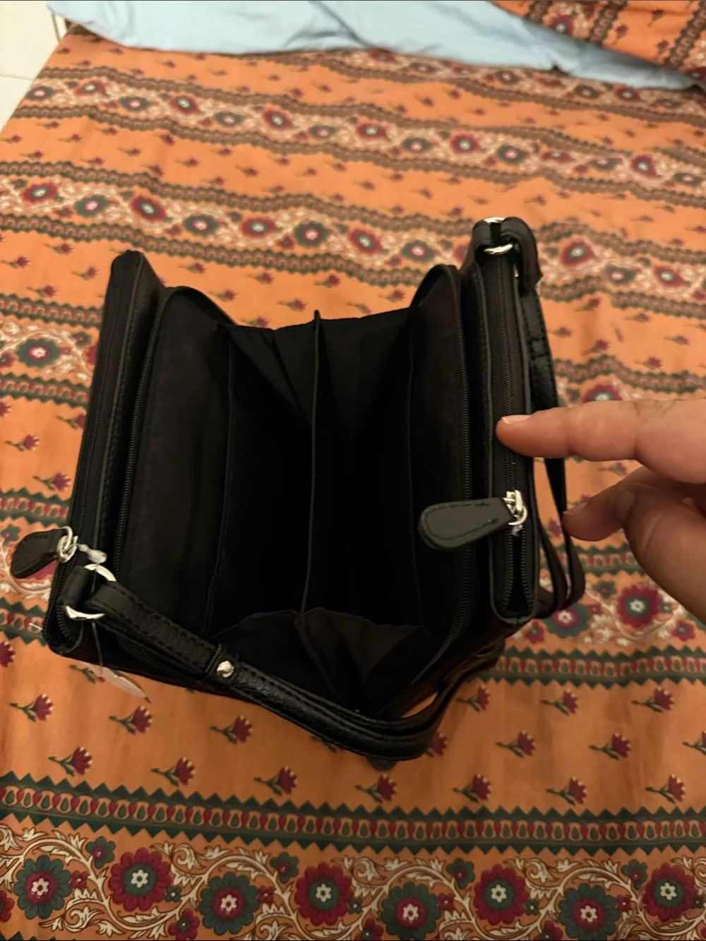 Giani Bernini Black Leather Messenger Bag with Silver Zip